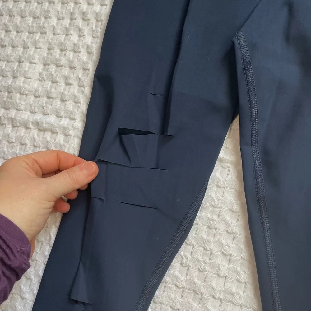 Alo Yoga Leggings XS Warrior Cut Shredded 7/8 Navy Blue High‎ Rise
